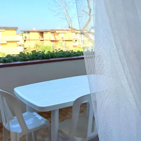 M425 - Marcelli, Bilocale Su Due Livelli Con Terrazzo * Marcelli