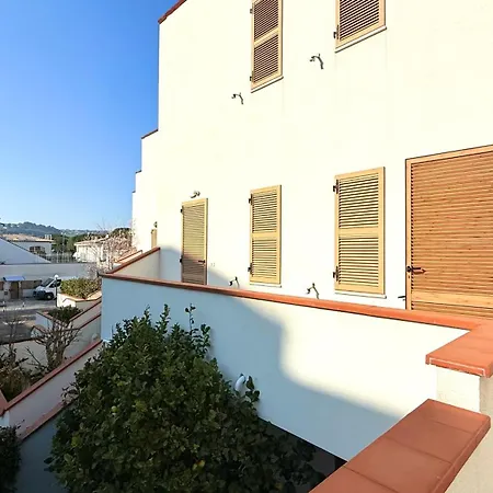 M425 - Marcelli, Bilocale Su Due Livelli Con Terrazzo Marcelli