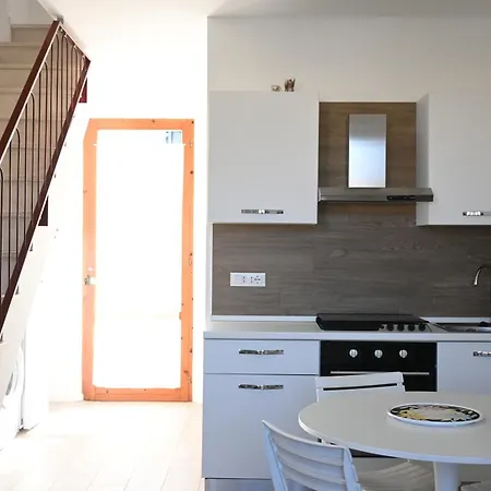 M425 - Marcelli, Bilocale Su Due Livelli Con Terrazzo * Marcelli